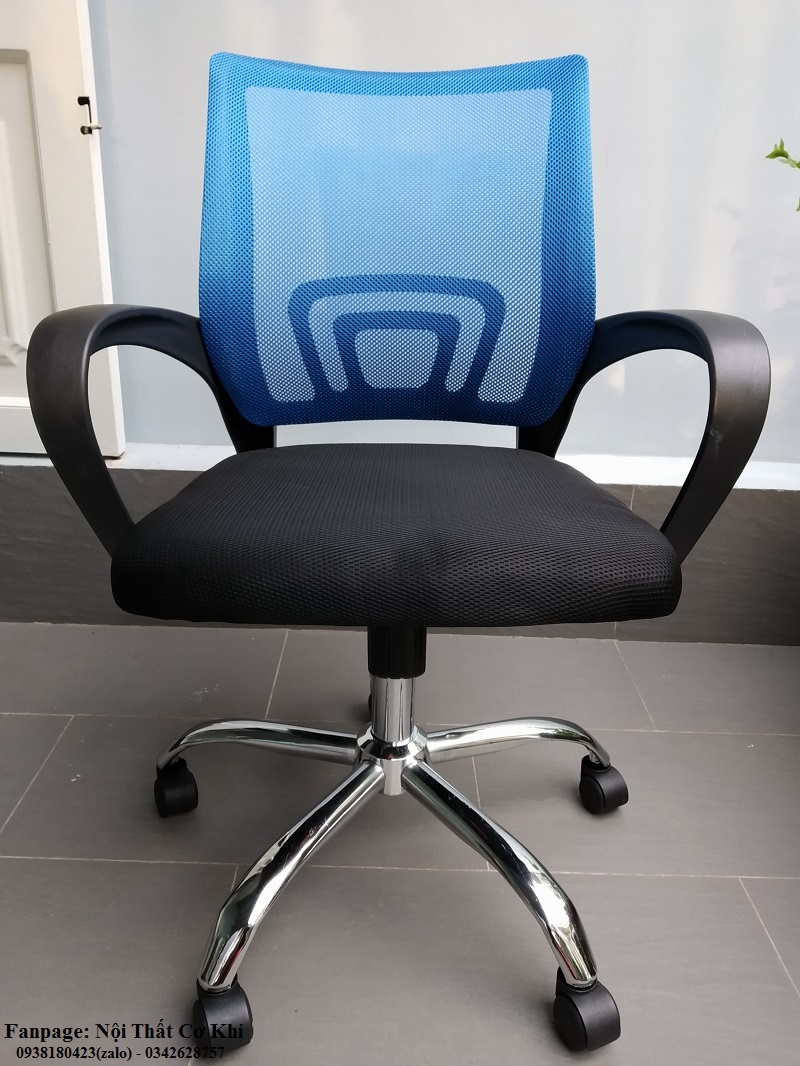 Ghế xoay văn phòng Quảng Ngãi màu xanh dương - Thêm màu sắc cho không gian làm việc văn phòng của bạn với chiếc ghế xoay văn phòng Quảng Ngãi màu xanh dương chất lượng cao. Với thiết kế tối giản và hiện đại, ghế không chỉ tạo nét đẹp nhẹ nhàng, mà còn tăng thêm tính tiện nghi cho người sử dụng. Hãy cùng chúng tôi trải nghiệm sự thoải mái và thú vị khi sử dụng ghế này trong môi trường làm việc nhàm chán, áp lực.