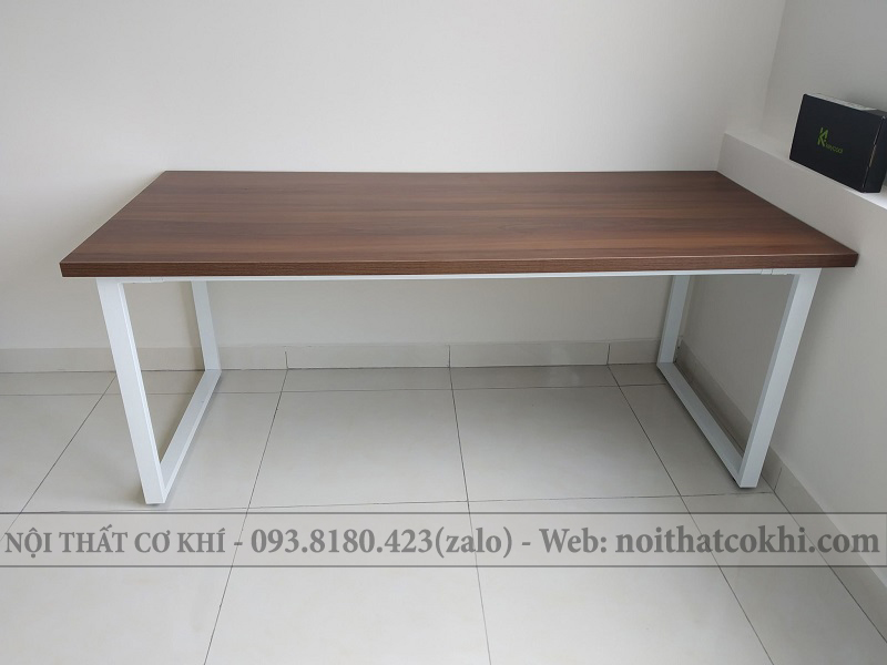 Mua Bàn Chữ U Chân Sắt Trong Phòng Làm Việc
