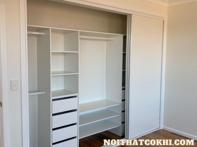 Tủ quần áo âm tường cửa lùa